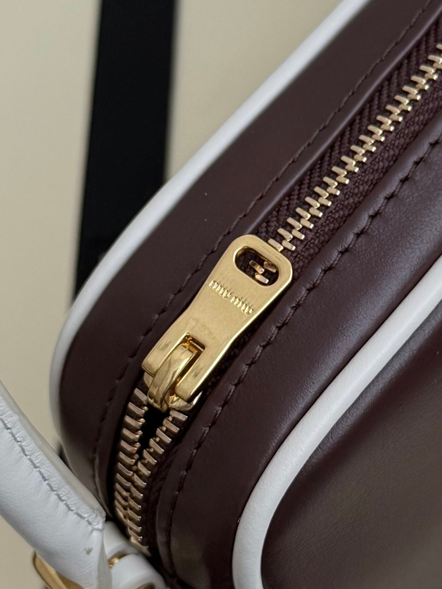 ＭＩ ＭＵ WANDER MATELASSÉ LEATHER TOTE BAG BROWN