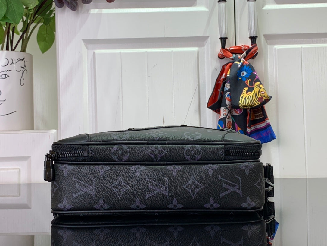 ＬＳ ＶＴＴＯＮ NANO ALPHA BLACK