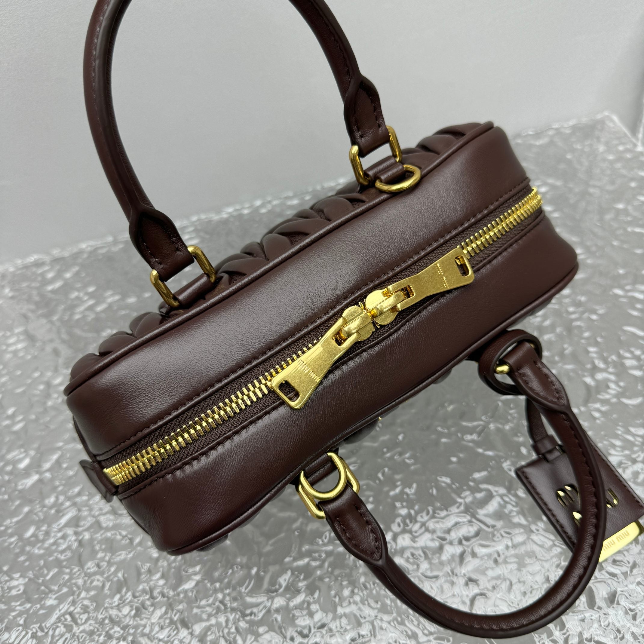 ＭＩ ＭＵ ARCADIE MATELASSÉ NAPPA LEATHER BAG BRIARWOOD