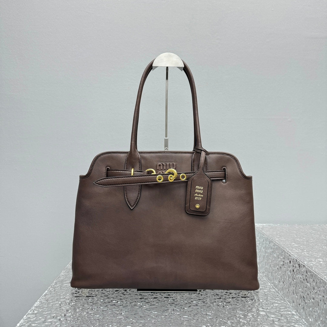 ＭＩ ＭＵ AVENTURE NAPPA LEATHER BAG MEDIUM BRIARWOOD
