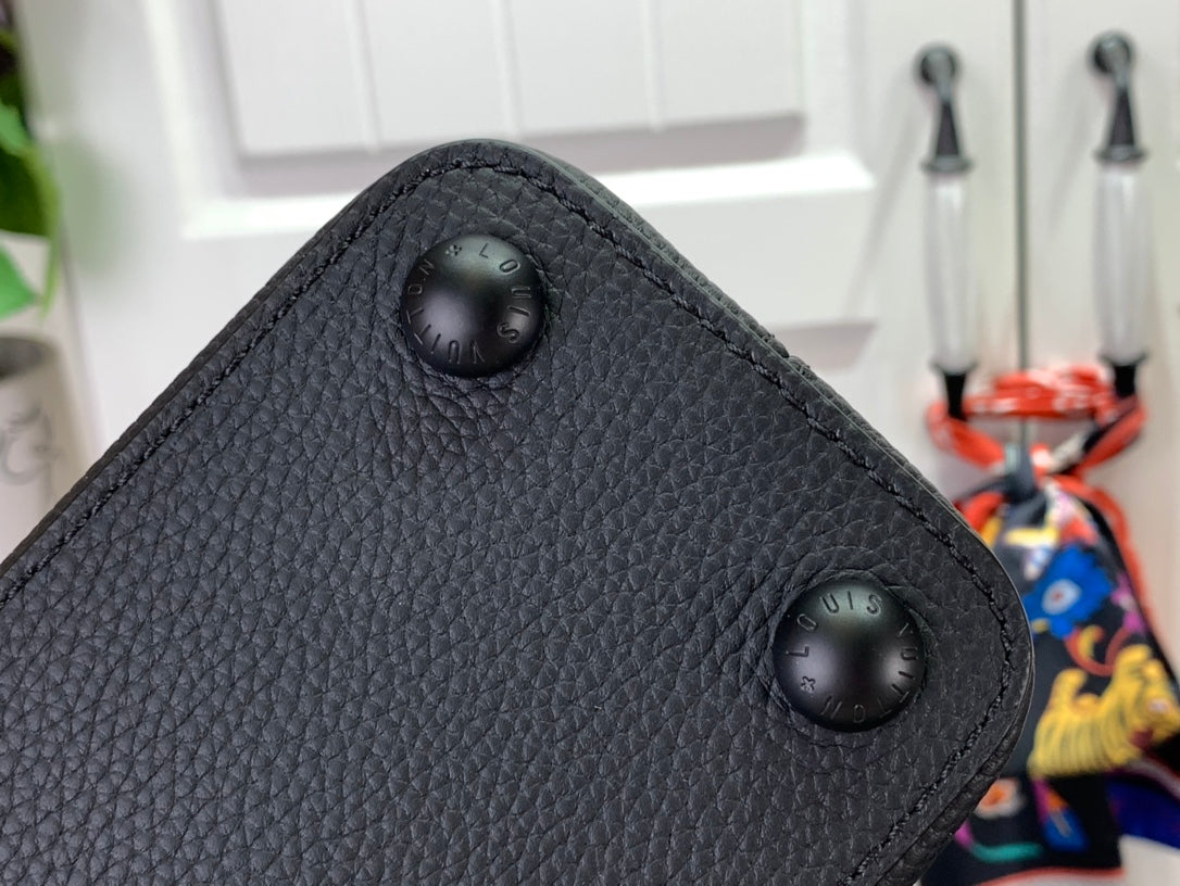 ＬＳ ＶＴＴＯＮ CAPUCINES EAST WEST BB