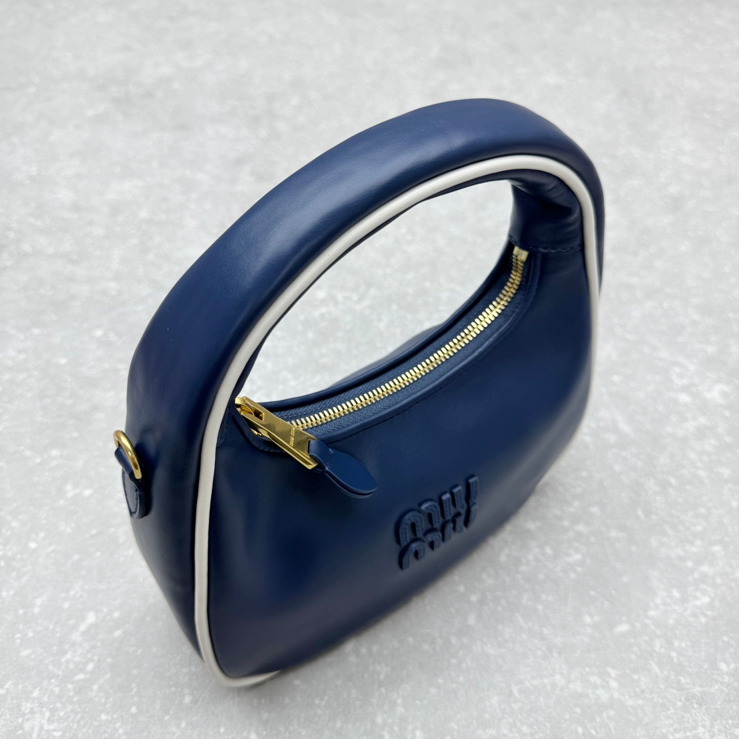 ＭＩ ＭＵ MATELASSÉ LEATHER CROSSBODY BAG NAVY