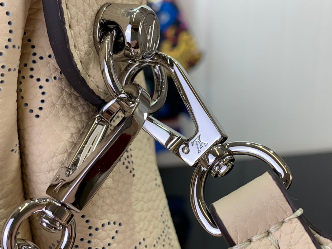 ＬＳ ＶＴＴＯＮ MAHINA HAND IT ALL MM BLACK/BEIGE/CREME