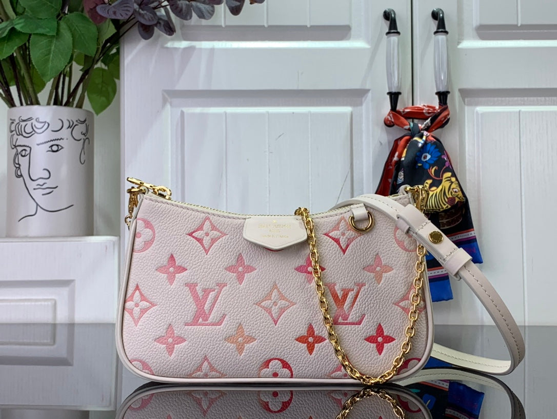 ＬＳ ＶＴＴＯＮ EASY POUCH ON STRAP