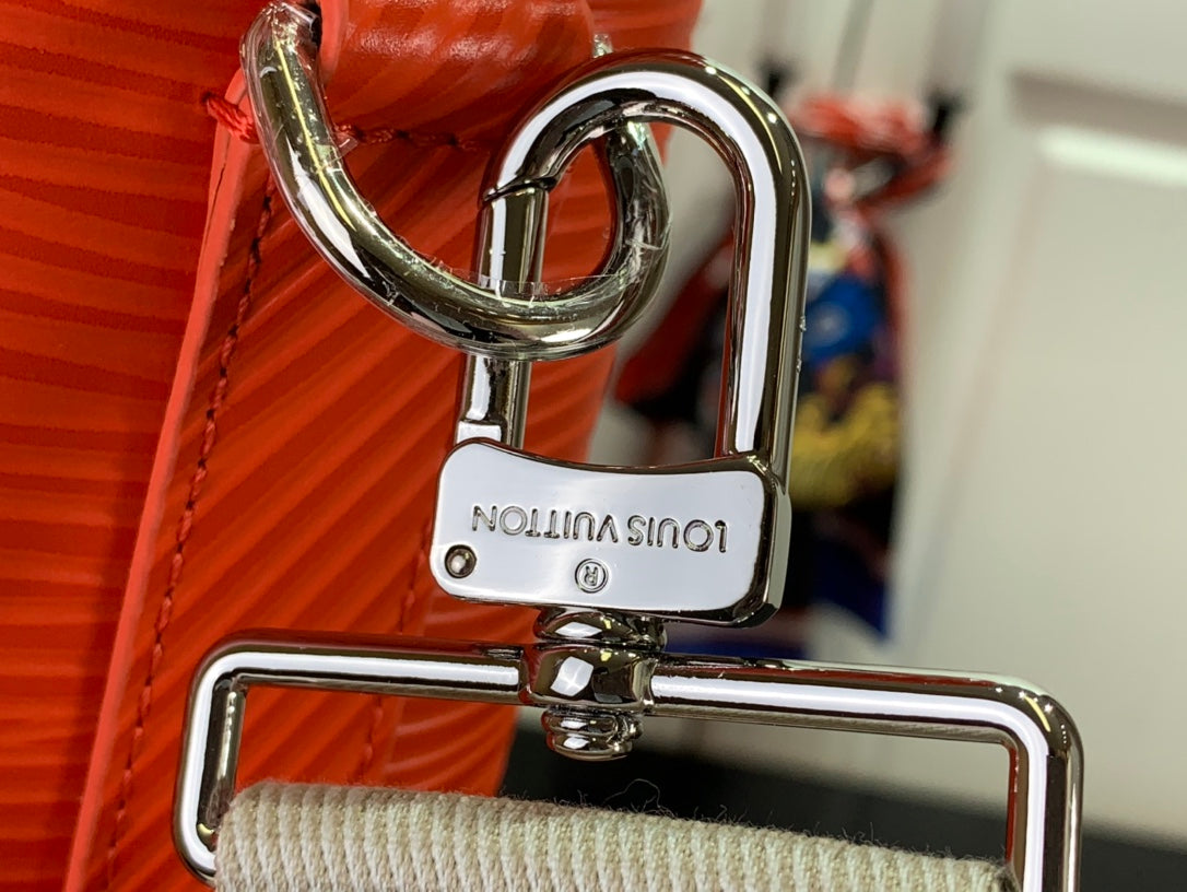 ＬＳ ＶＴＴＯＮ MAXI NOÉ SLING RED