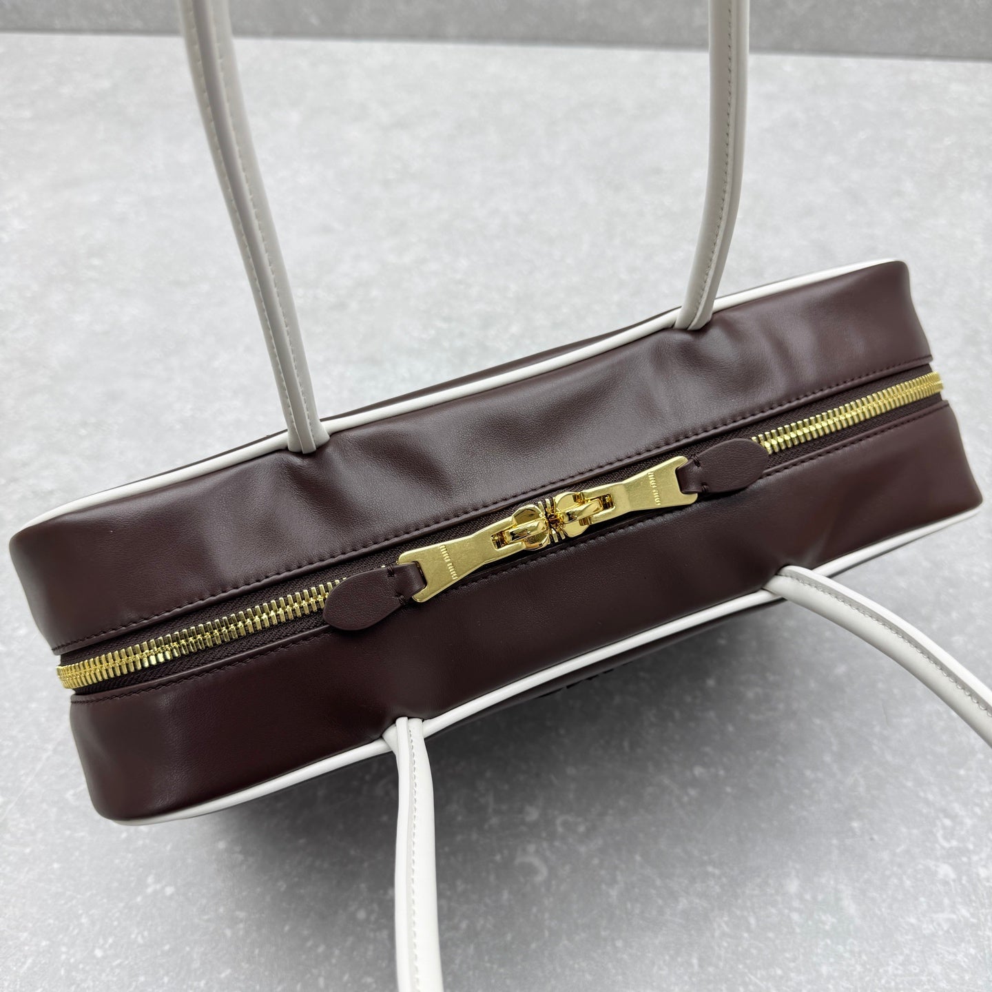 ＭＩ ＭＵ MATELASSÉ NAPPA LEATHER BAG DARK BROWN