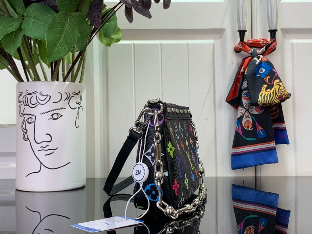 ＬＳ ＶＴＴＯＮ X TAKASHI MURAKAMI POCHETTE ACCESSOIRES BLACK/WHITE MULTICOLORED