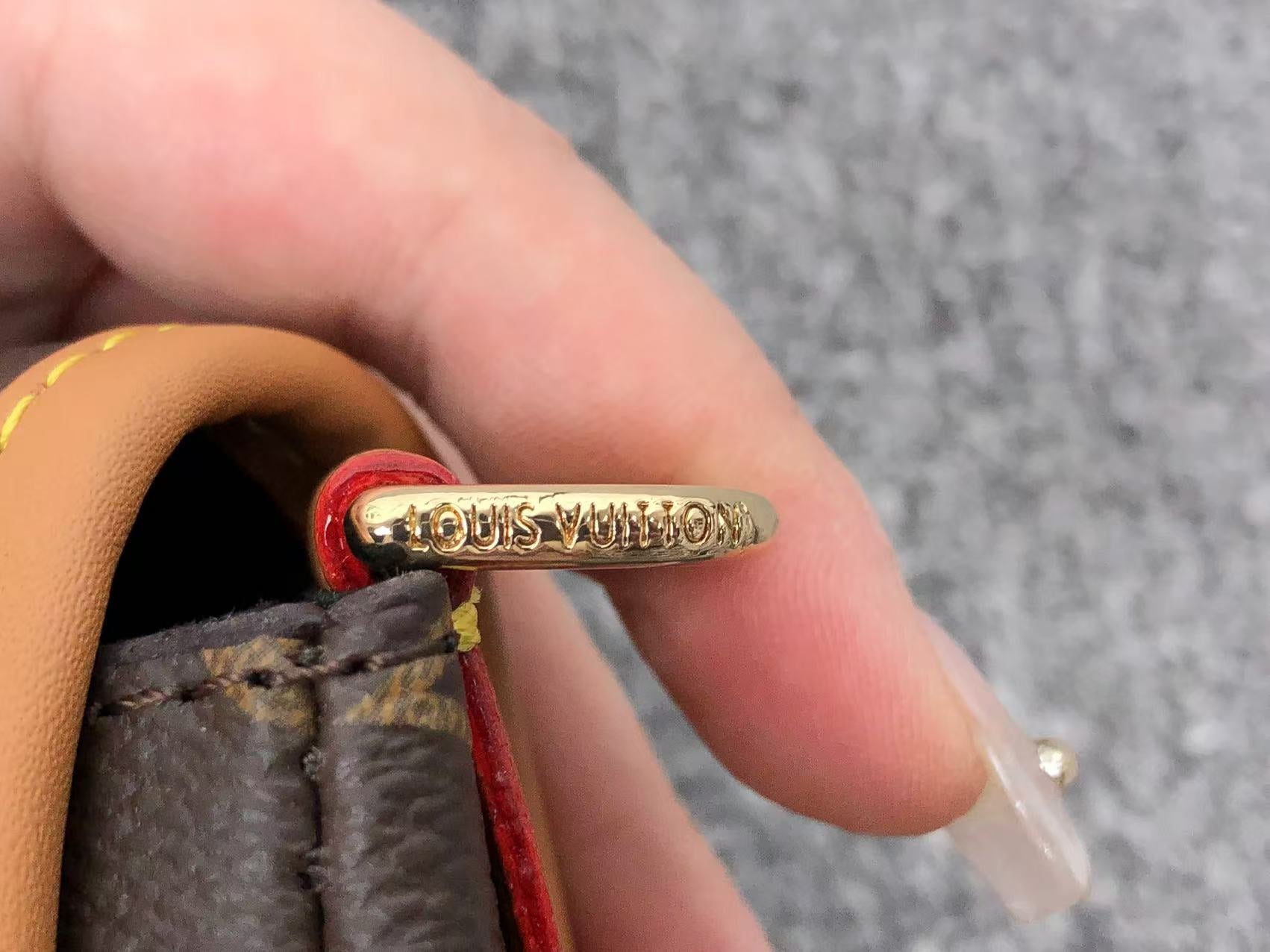 ＬＳ ＶＴＴＯＮ DIANE SATCHEL BAG BROWN