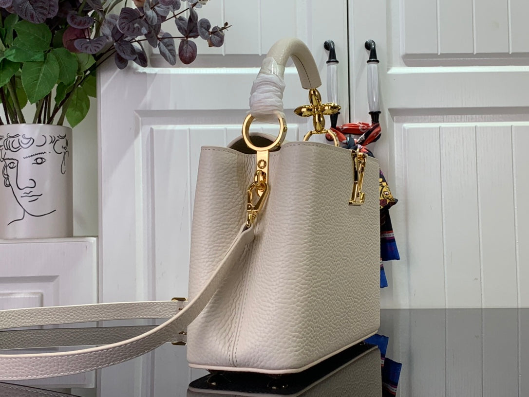 ＬＳ ＶＴＴＯＮ CAPUCINES BB MINI BLACK/UMBER/CREME