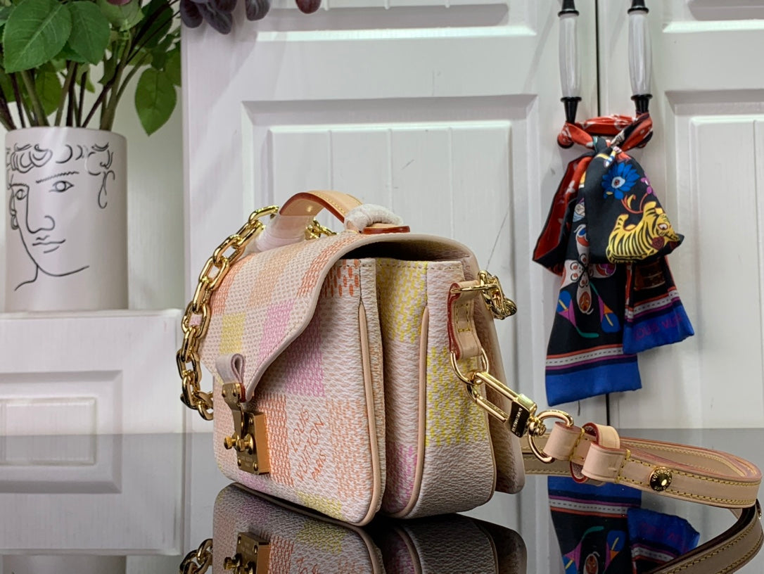 ＬＳ ＶＴＴＯＮ POCHETTE MÉTIS EAST WEST