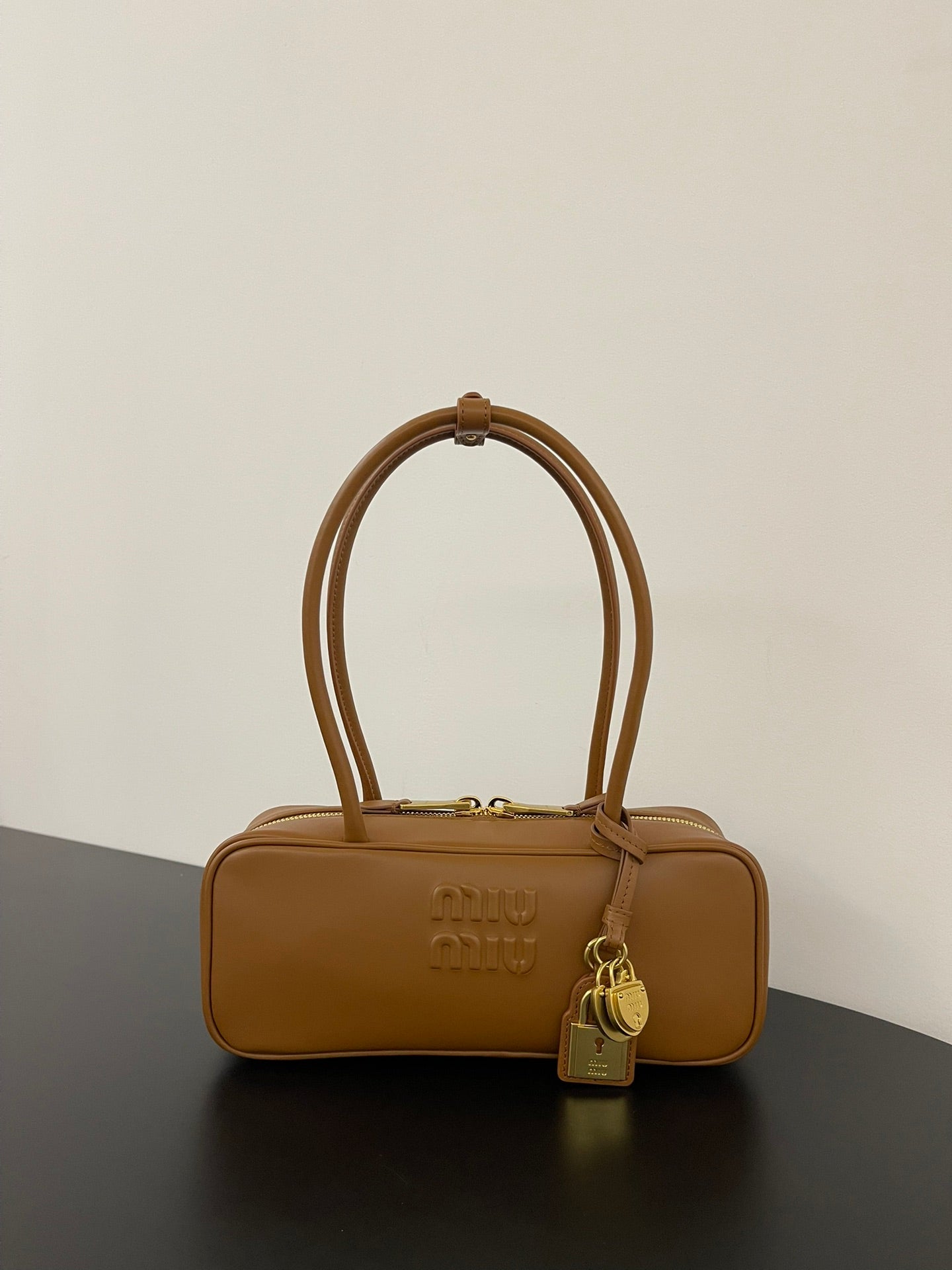 ＭＩ ＭＵ BEAU LEATHER BAG COGNAC SMALL