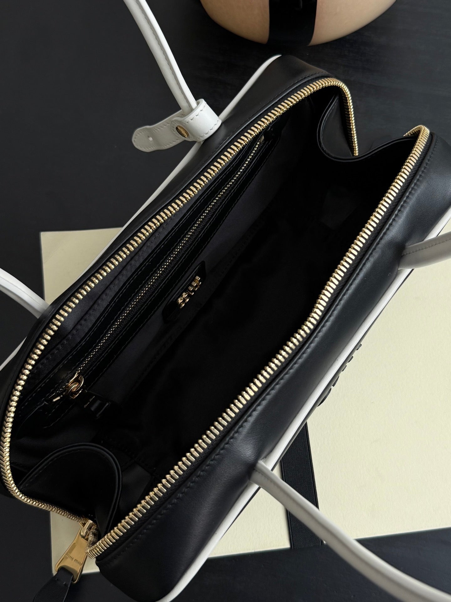 ＭＩ ＭＵ WANDER MATELASSÉ LEATHER HOBO BAG