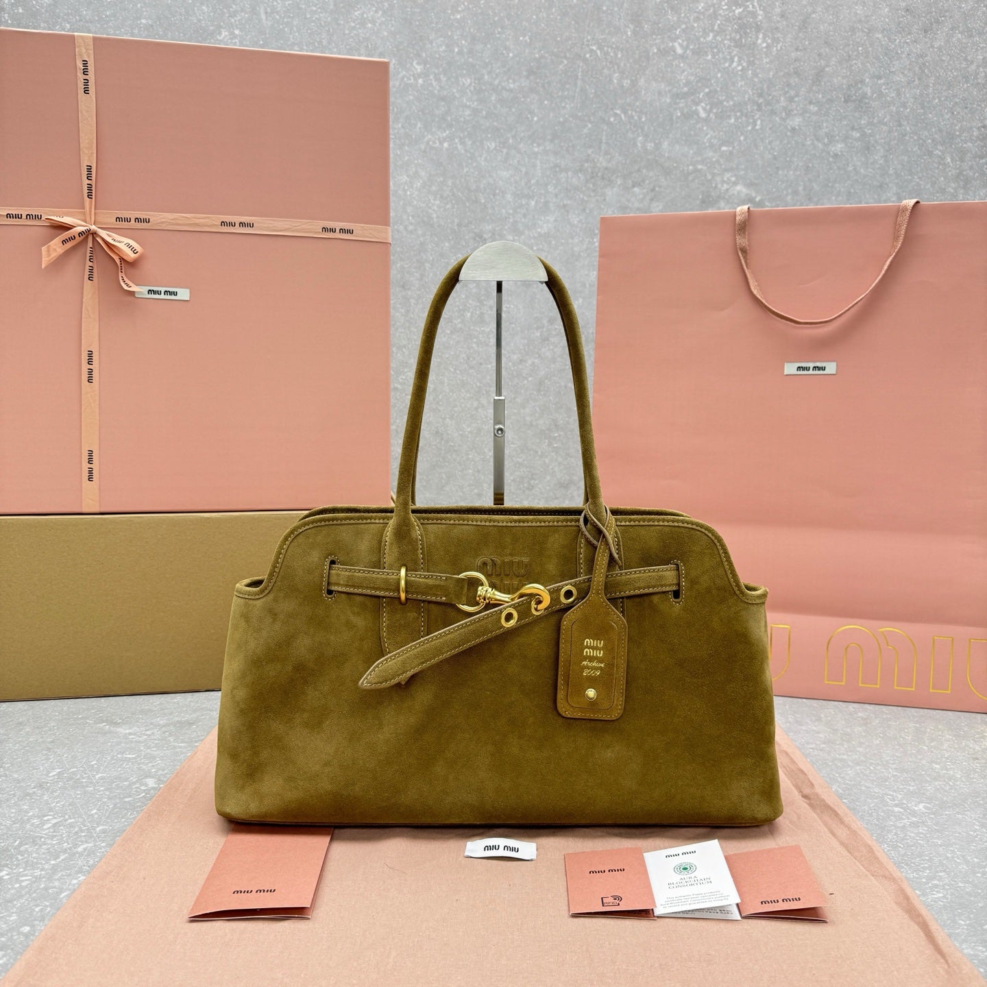 ＭＩ ＭＵ BOW DETAIL SUEDE HANDBAG OLIVE