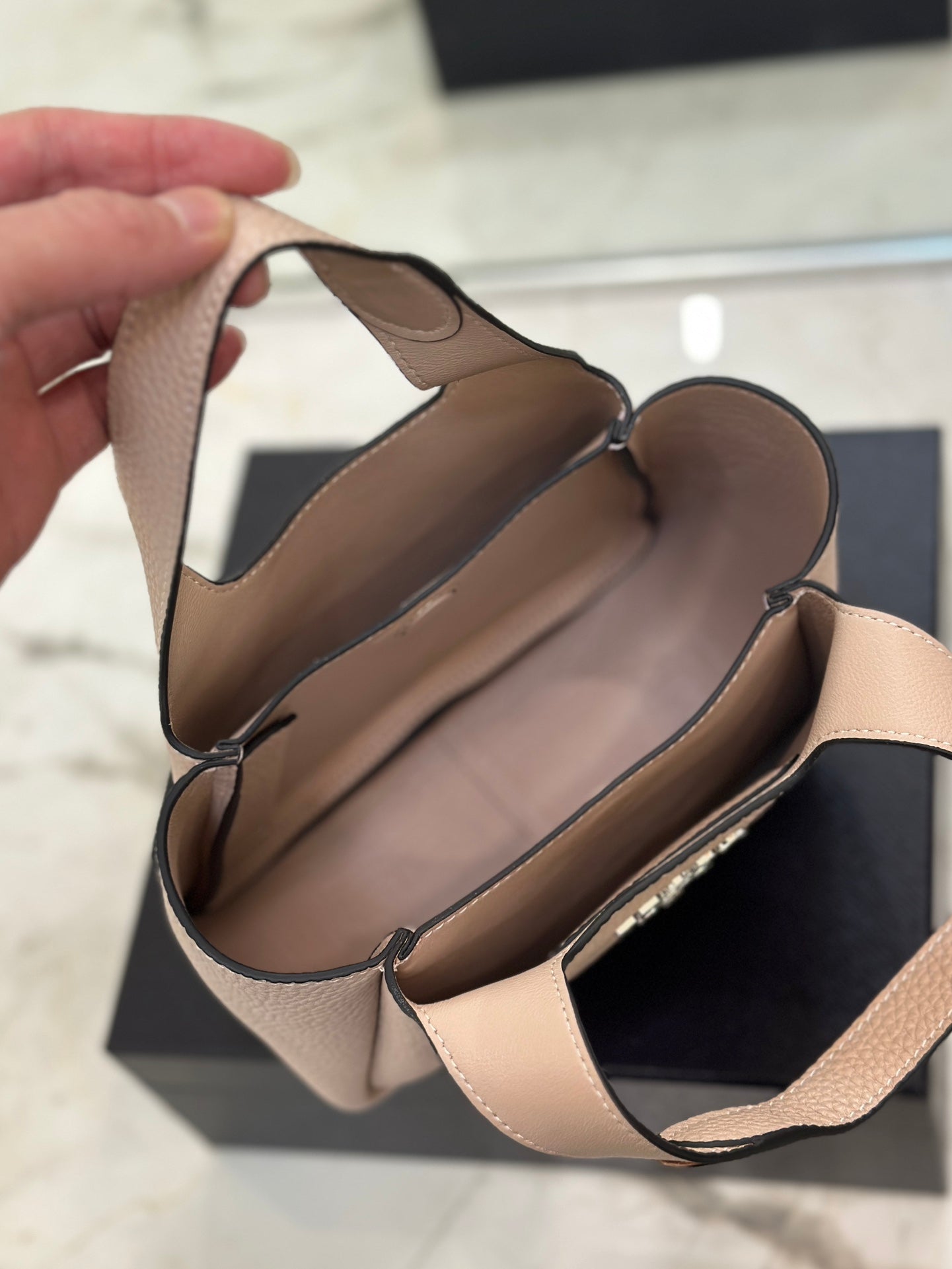 ＰＲＤＡ LEATHER TOTE BAG LIGHT PINK