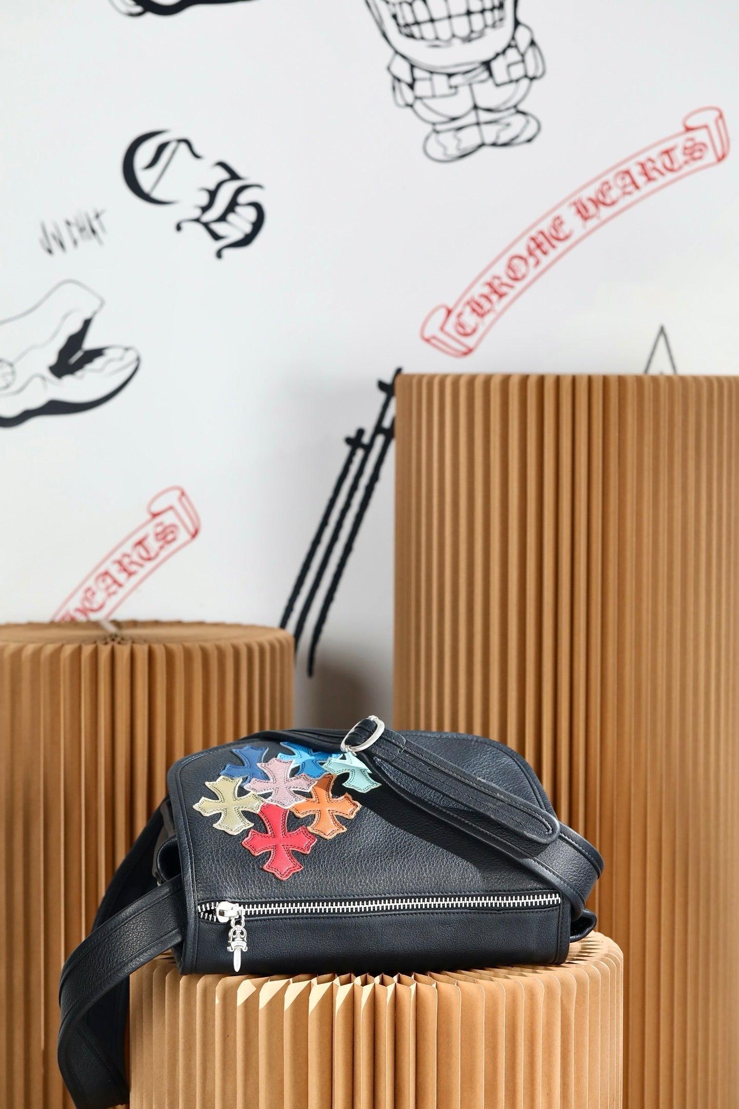 ＣＨＲＭ ＨＲＴＳ MULTICOLOR CROSS PATCH TINY SHOULDER BAG BLACK