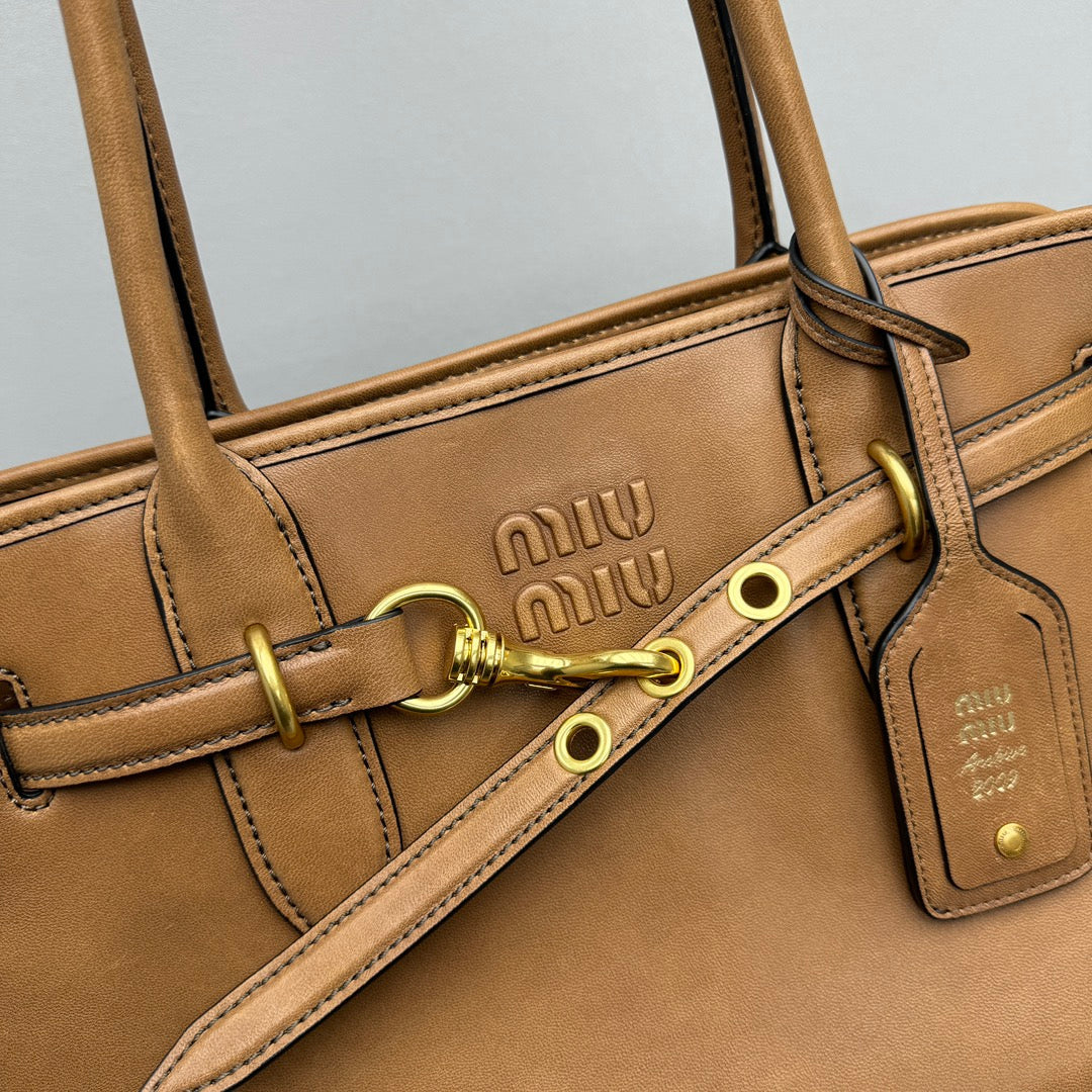 ＭＩ ＭＵ AVENTURE LEATHER TOTE BAG BRONZE