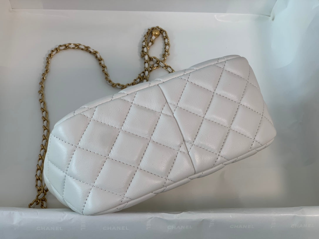 ＣＨＮＥＬSHOULDER BAG WHITE