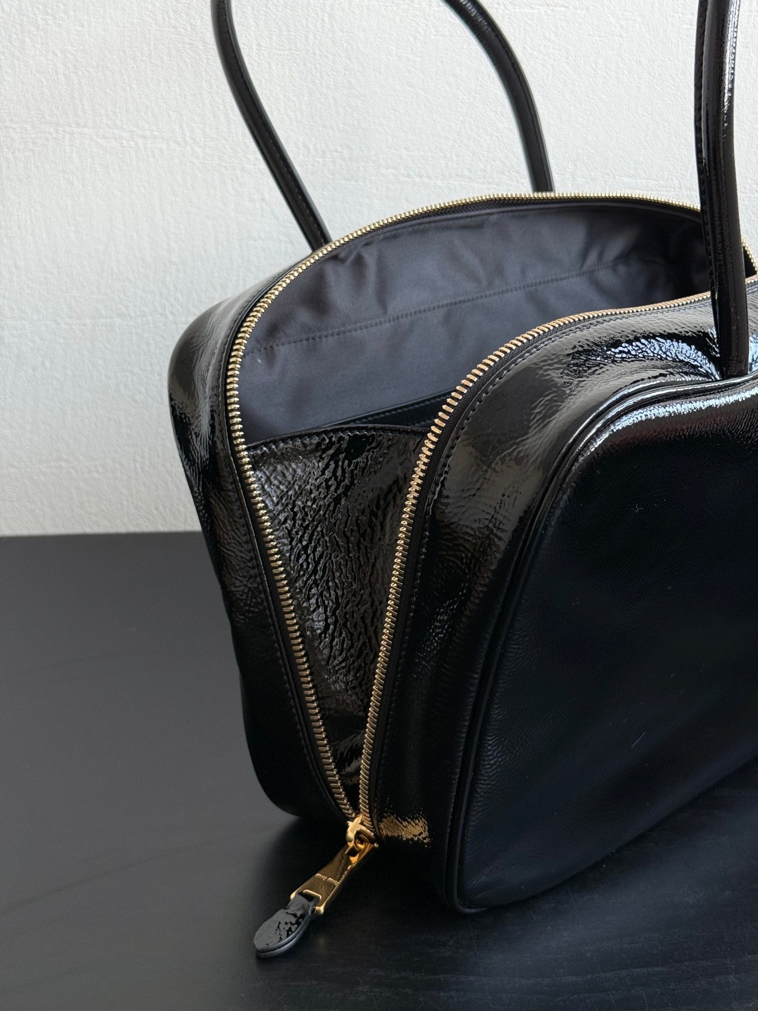 ＭＩ ＭＵ MATELASSÉ LEATHER TOTE BAG