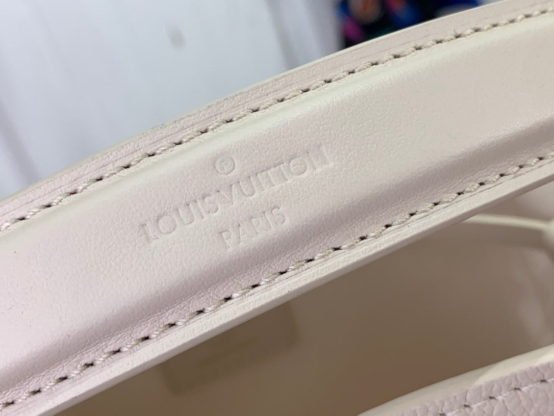 ＬＳ ＶＴＴＯＮ NÉONOÉ BB