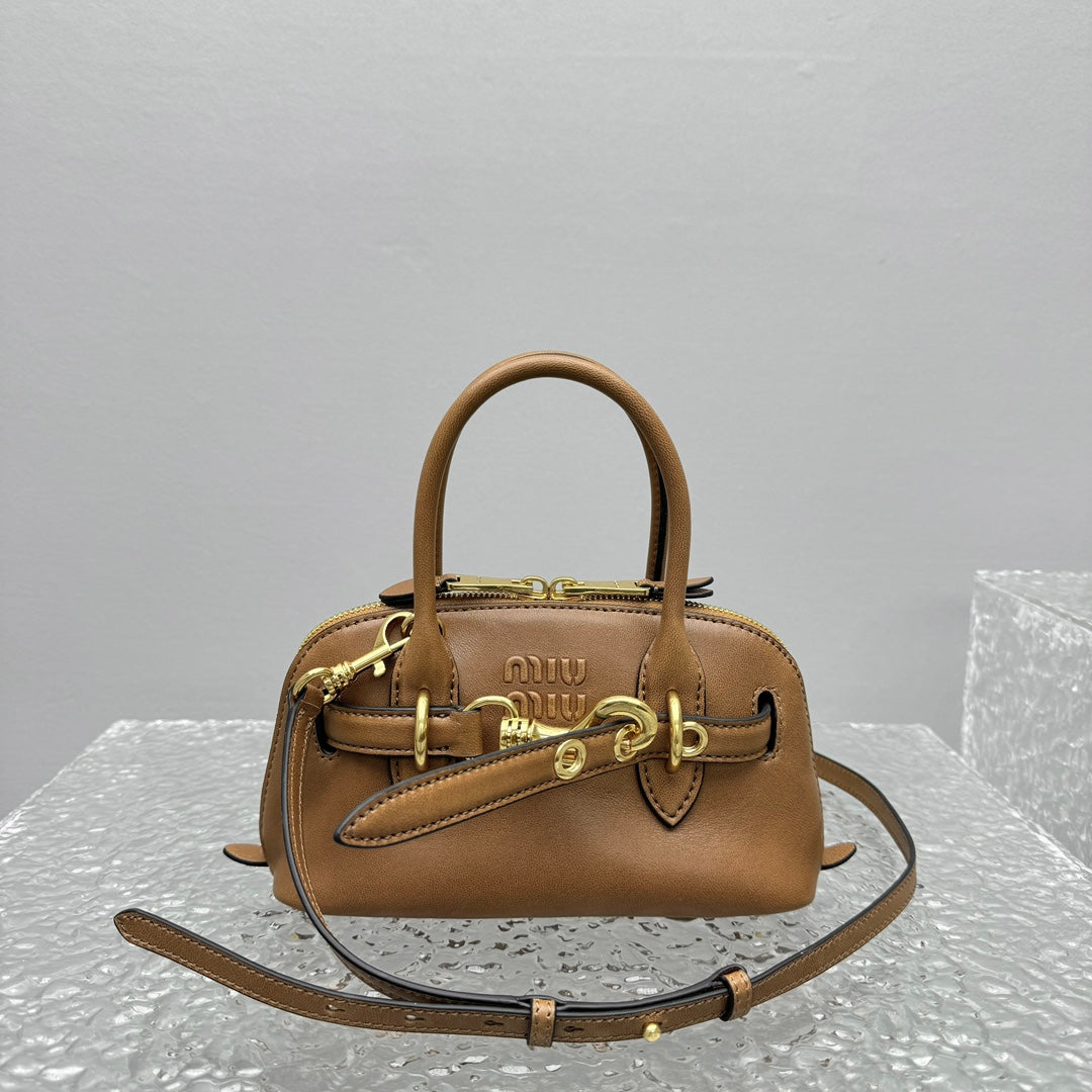 ＭＩ ＭＵ AVENTURE MINI NAPPA LEATHER BAG OAK