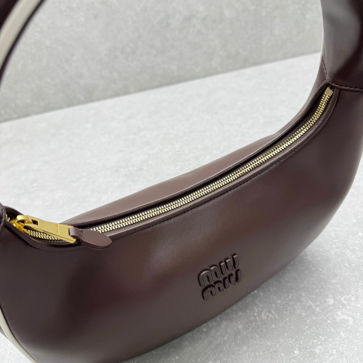 ＭＩ ＭＵ MATELASSÉ LEATHER TOTE BAG