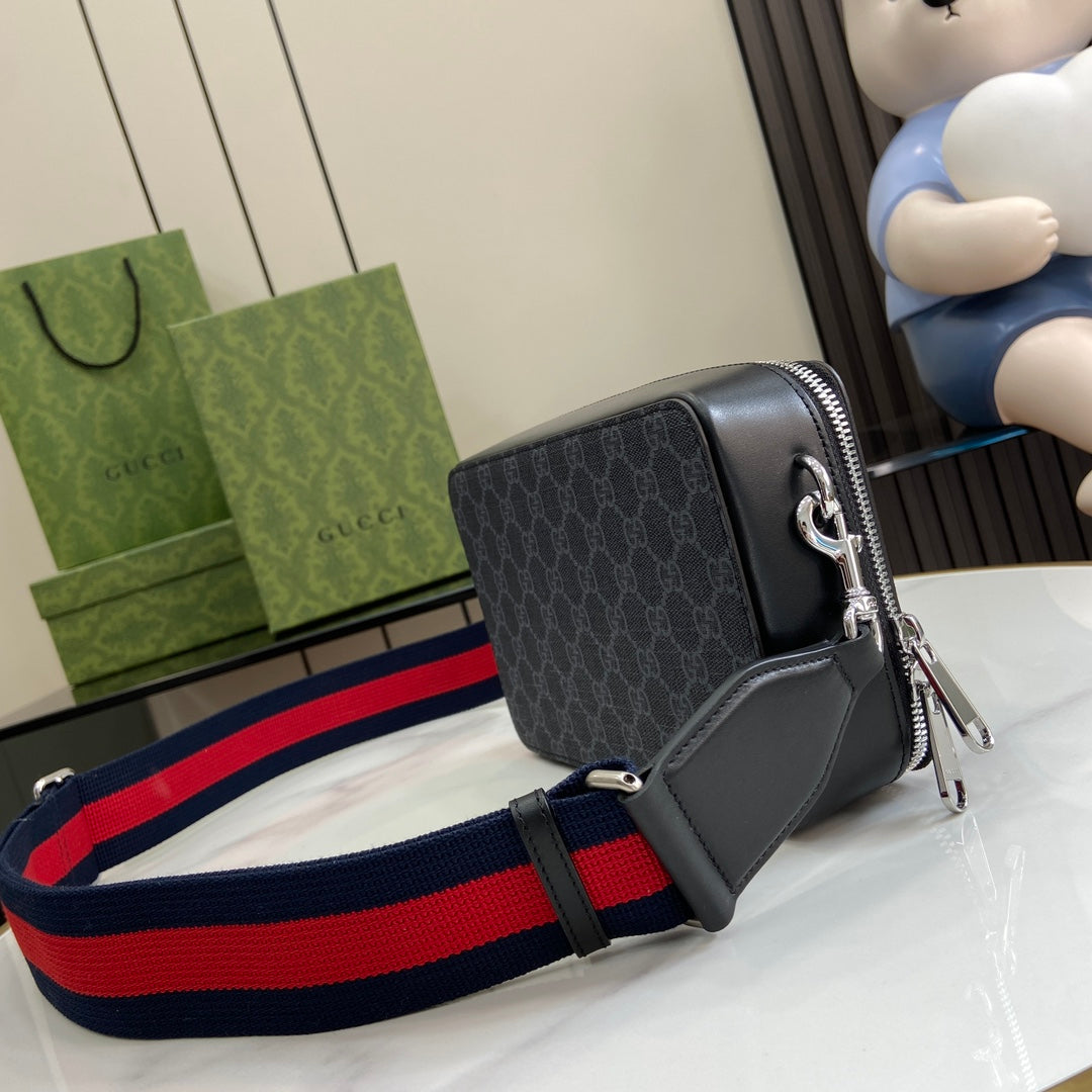 ＧＣＣＩGG BLACK SMALL SHOULDER BAG