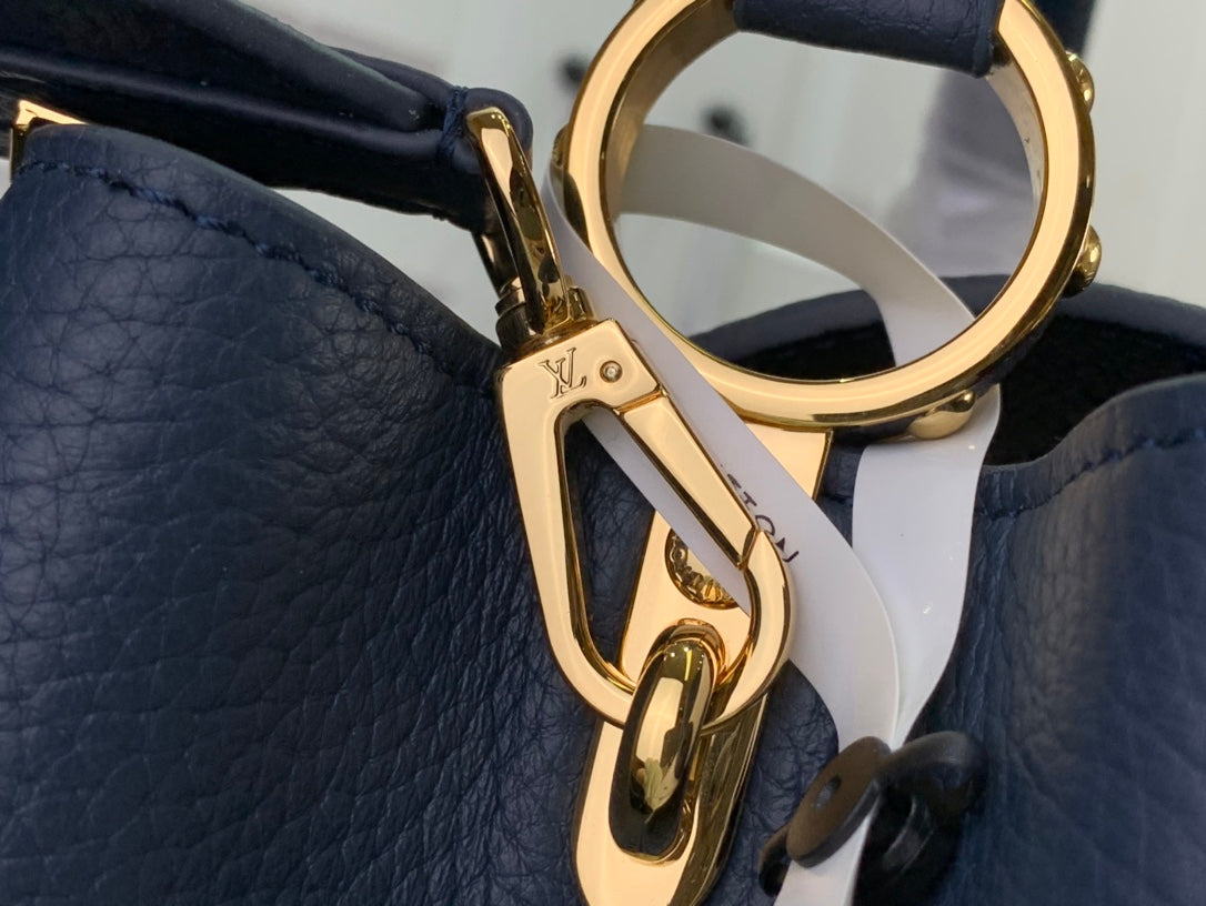 ＬＳ ＶＴＴＯＮ CAPUCINES MM BAG