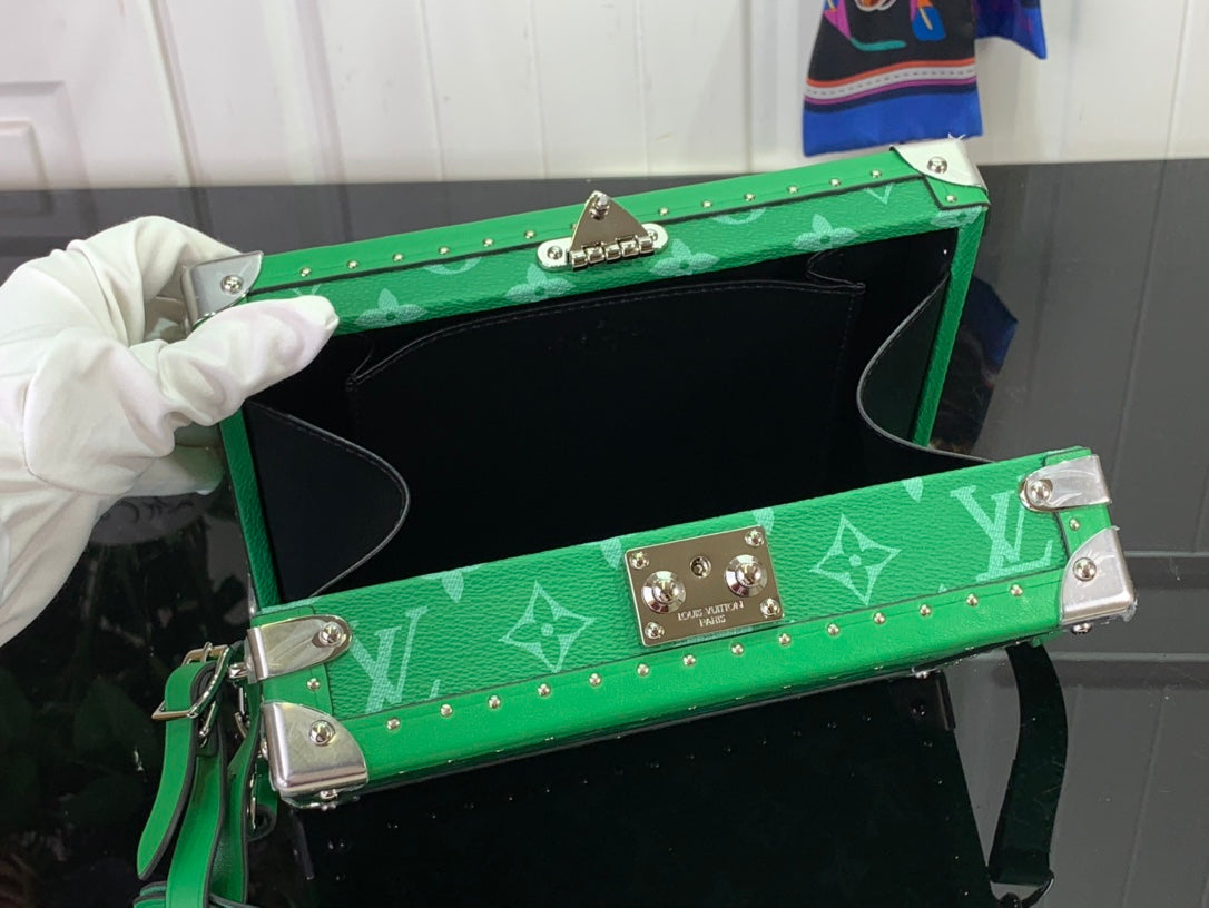 ＬＳ ＶＴＴＯＮ  CLUTCH BOX WHITE/BLUE/GREEN