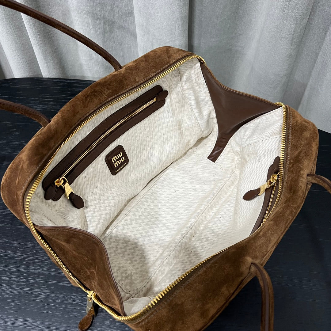 ＭＩ ＭＵ TOTE BAG IN BROWN
