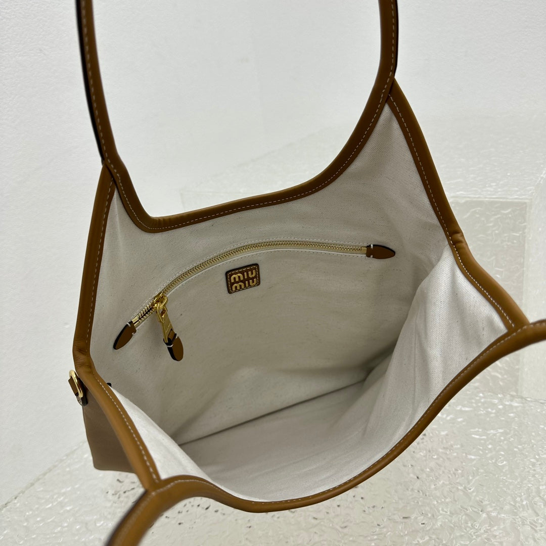 ＭＩ ＭＵ IVY LEATHER BAG COGNAC