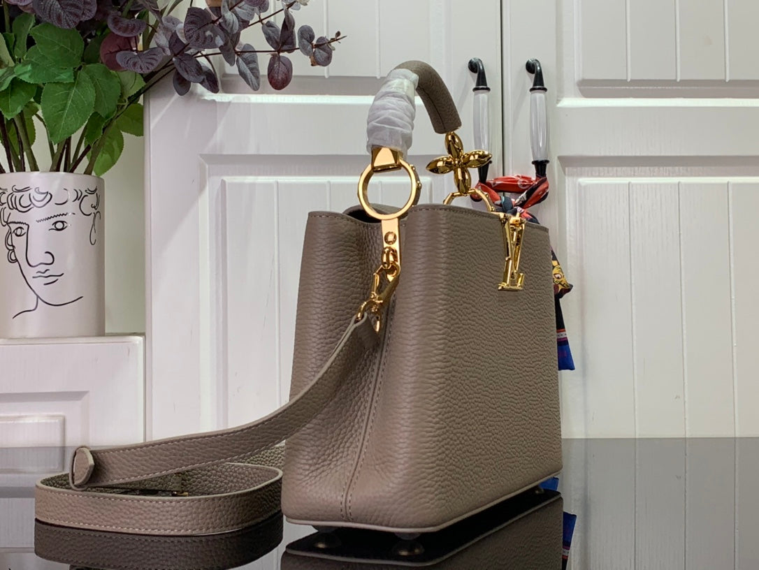 ＬＳ ＶＴＴＯＮ CAPUCINES BB MINI BLACK/UMBER/CREME