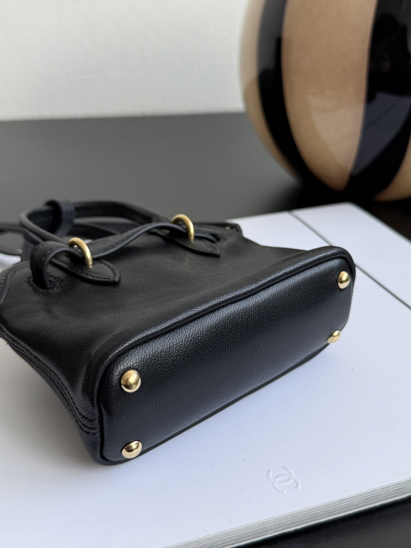 ＭＩ ＭＵ LEATHER TRICK MICRO BLACK