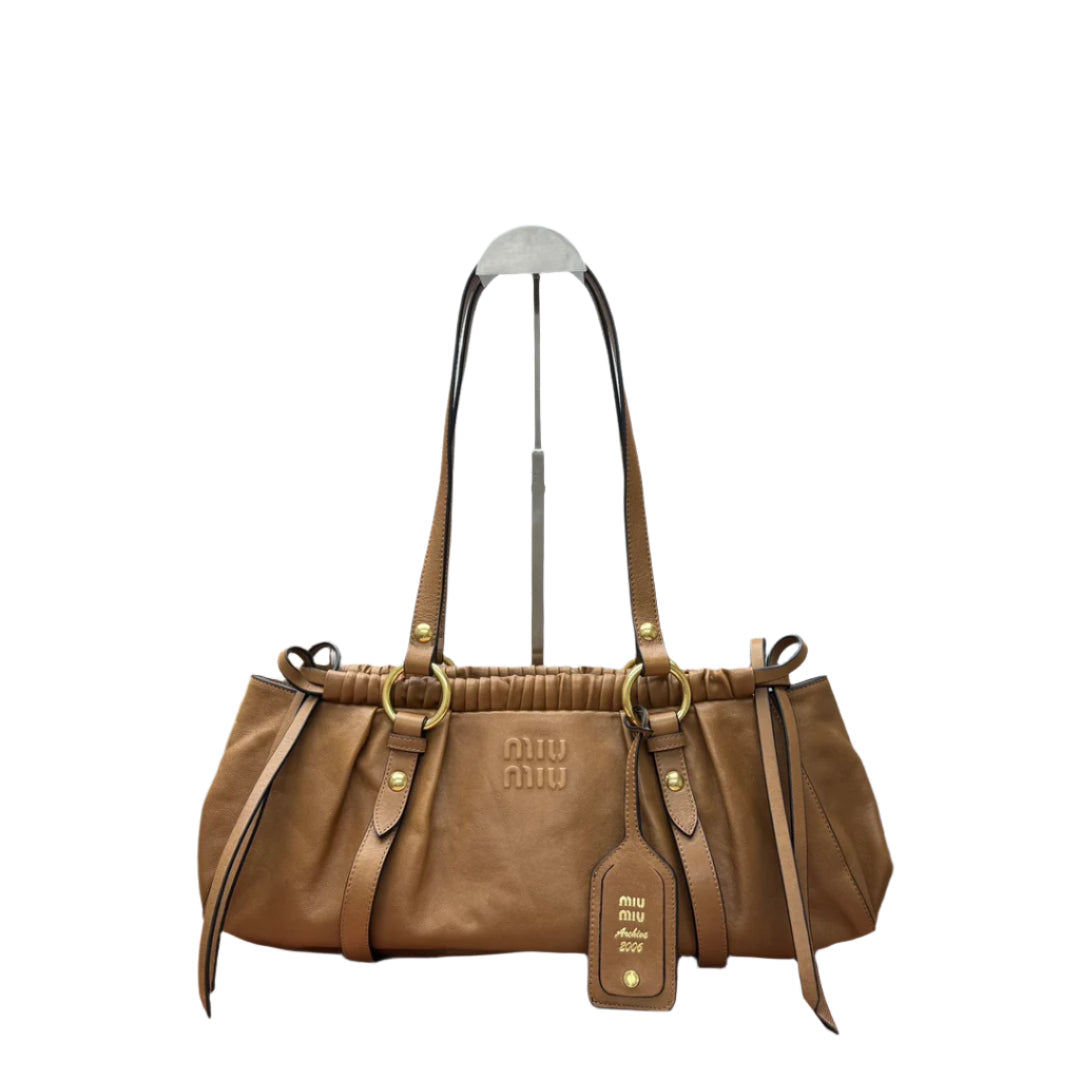 ＭＩ ＭＵ NAPPA LEATHER SHOULDER BAG