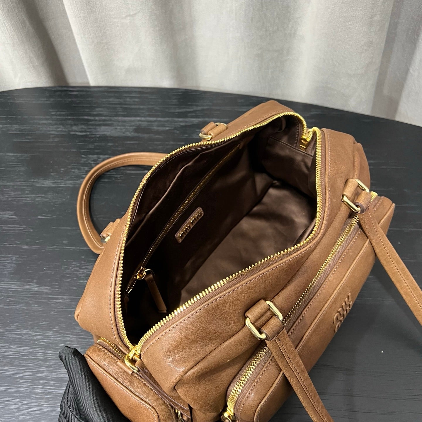 ＭＩ ＭＵ POCKET WASHED NAPPA LEATHER BAG OAK