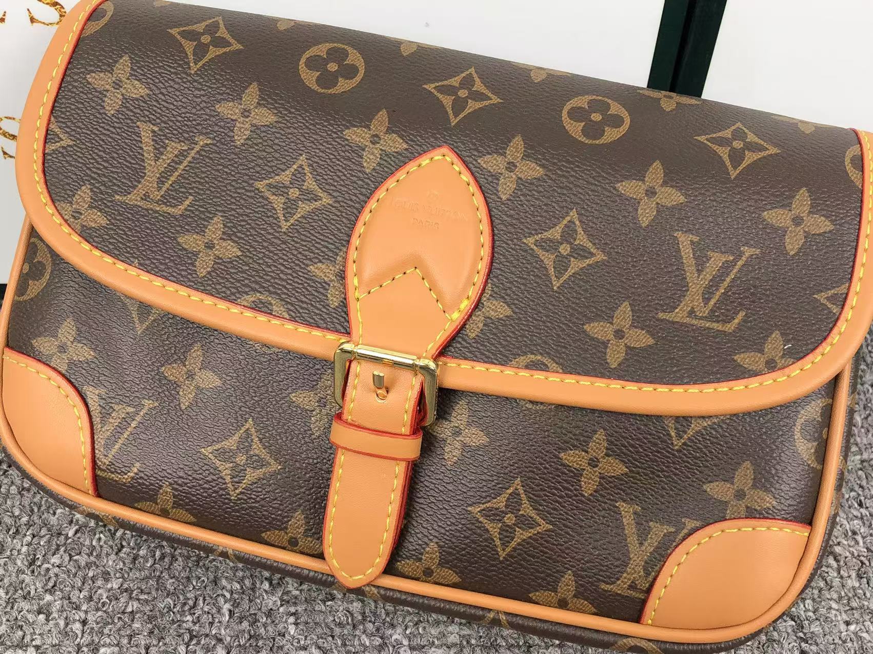 ＬＳ ＶＴＴＯＮ DIANE SATCHEL BAG BROWN