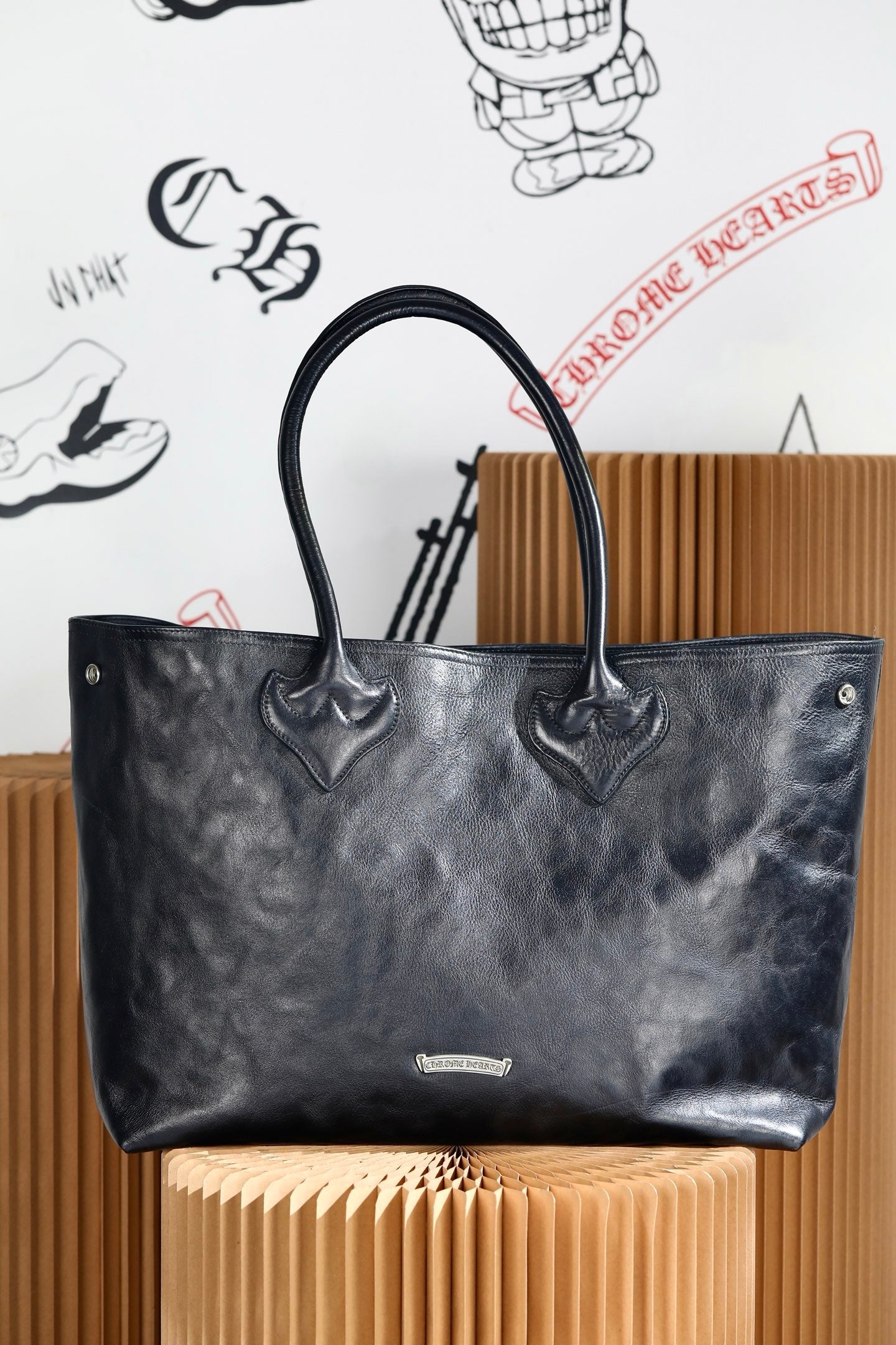 ＣＨＲＭ ＨＲＴＳ GRAINED CALFSKIN FLEUR TOTE BAG BLACK