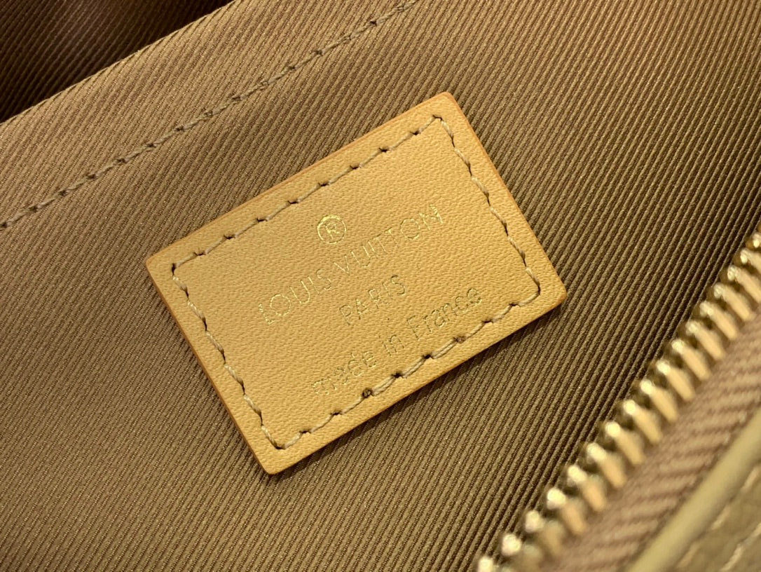 ＬＳ ＶＴＴＯＮ KEEPALL BANDOULIÈRE 25