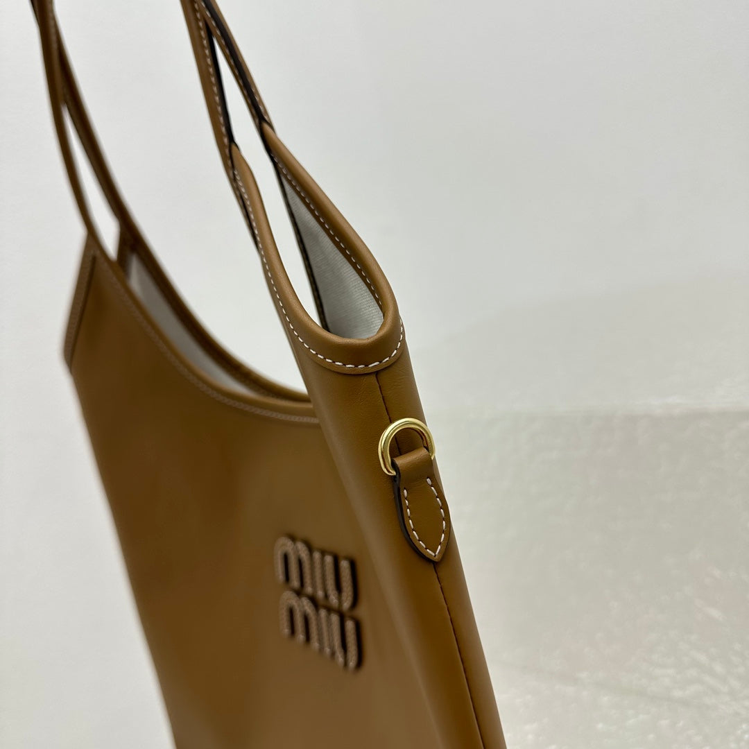 ＭＩ ＭＵ IVY LEATHER BAG COGNAC