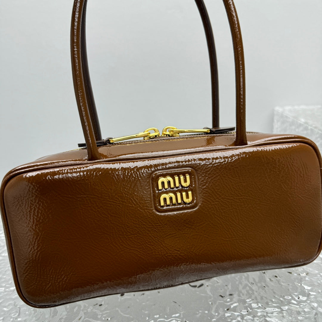 ＭＩ ＭＵ BEAU NAPLAK PATENT LEATHER BAG PALISANDER