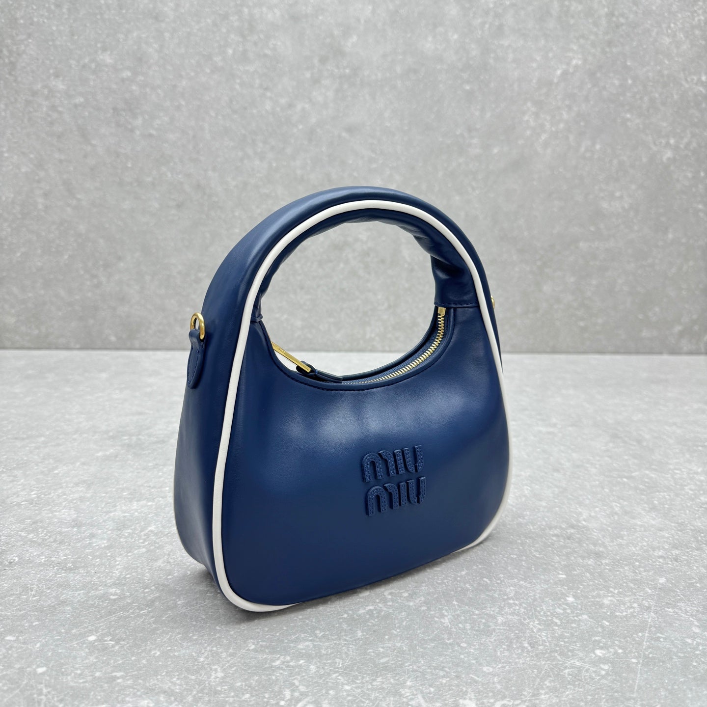 ＭＩ ＭＵ MATELASSÉ LEATHER CROSSBODY BAG NAVY