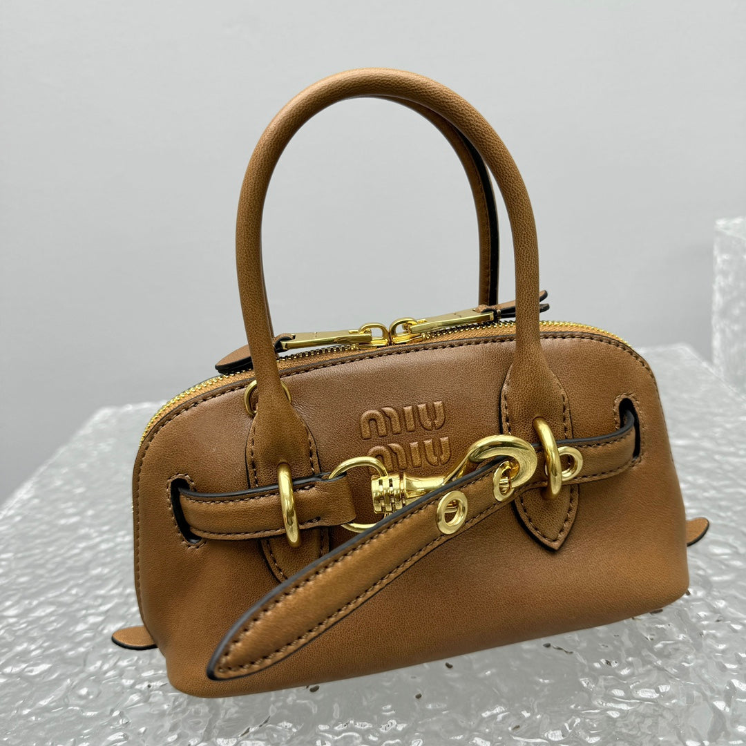 ＭＩ ＭＵ AVENTURE MINI NAPPA LEATHER BAG OAK