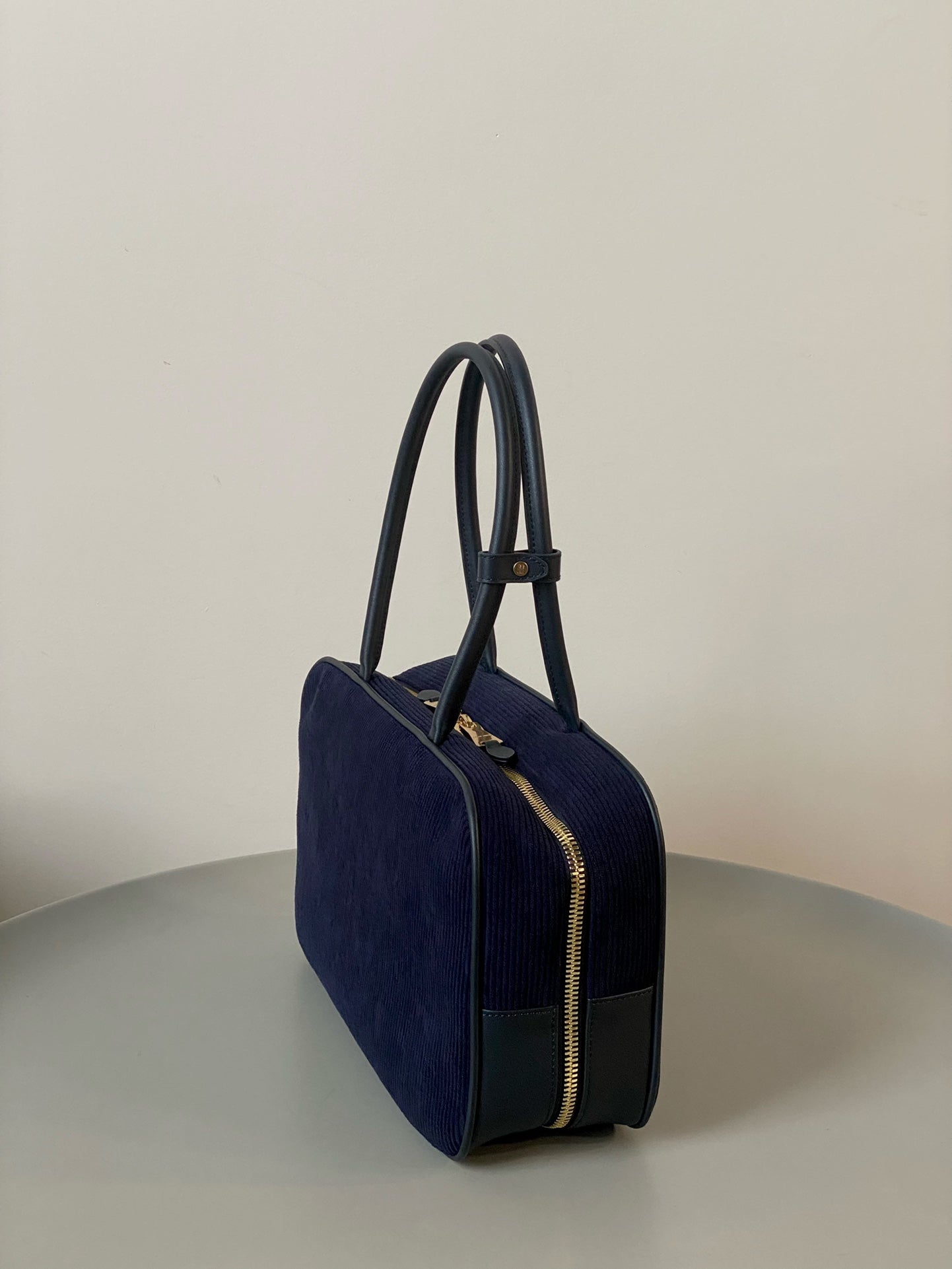 ＭＩ ＭＵ BEAU CORDUROY TOP-HANDLE BAG NAVY
