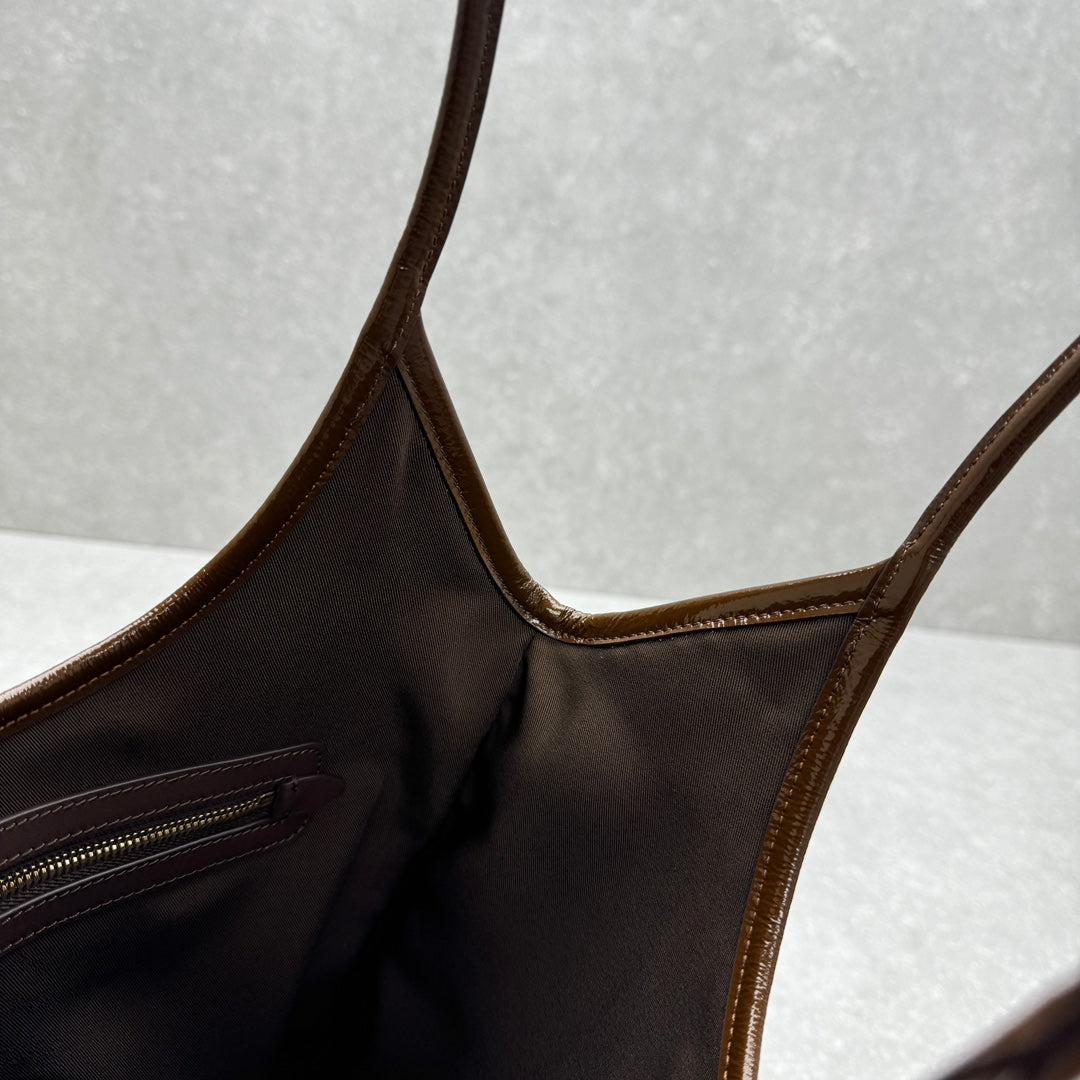 ＭＩ ＭＵ IVY NAPLAK PATENT LEATHER BAG PALISANDER