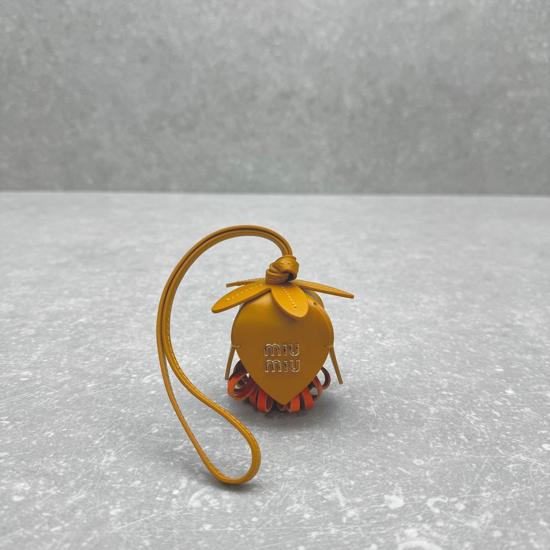 ＭＩ ＭＵ LEATHER TRICK OCHRE/RED