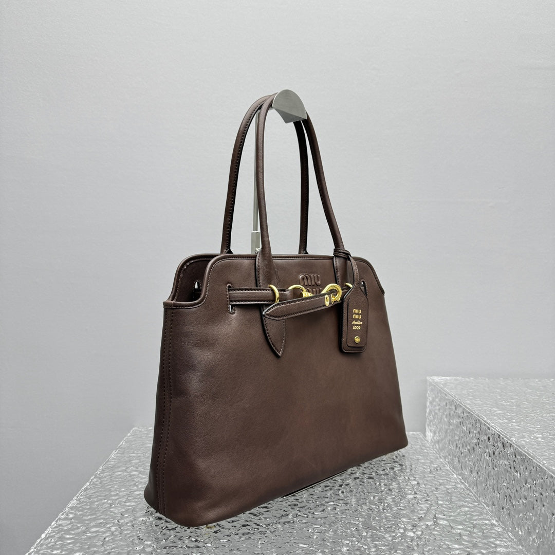 ＭＩ ＭＵ AVENTURE NAPPA LEATHER BAG MEDIUM BRIARWOOD