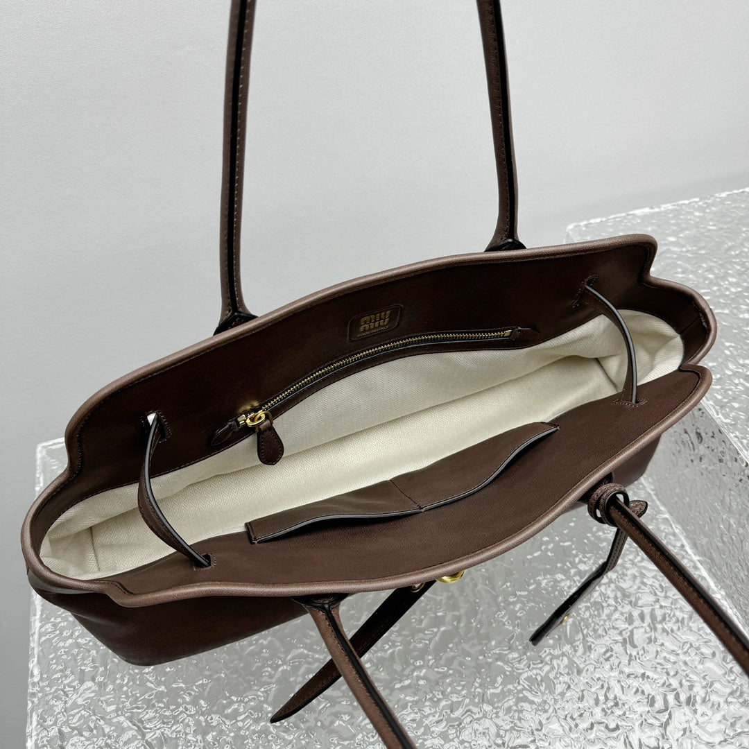 ＭＩ ＭＵ AVENTURE LEATHER TOTE BAG DARK BROWN