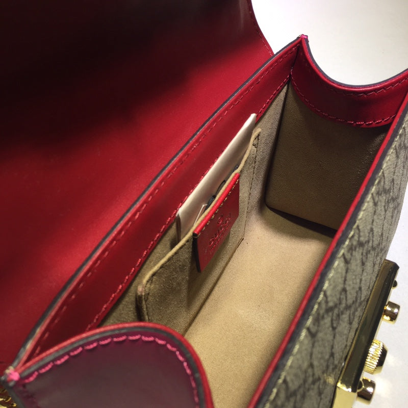 ＧＣＣＩPADLOCK SMALL SHOULDER BAG RED-PINK