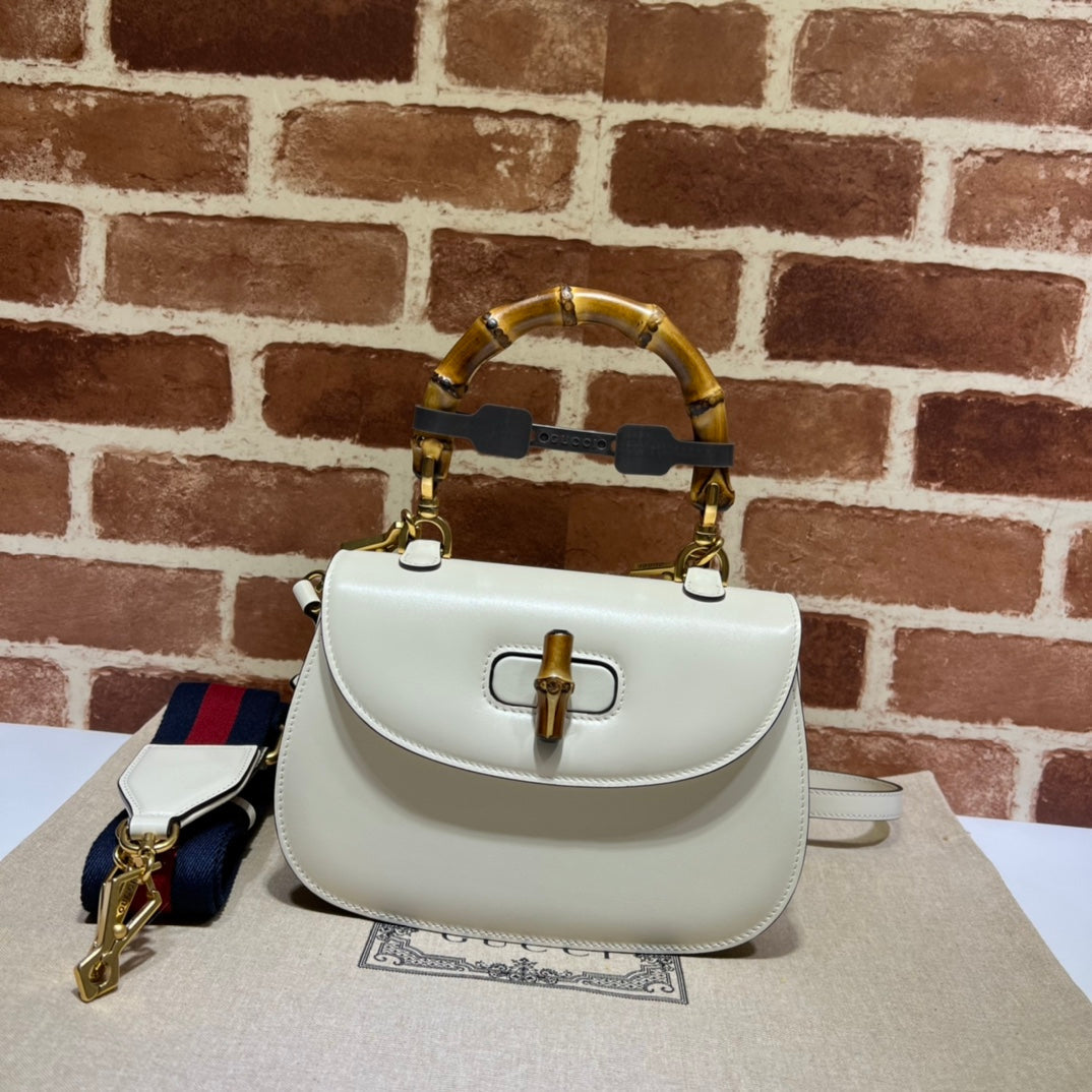 ＧＣＣＩBAMBOO 1947 SMALL BAG WHITE