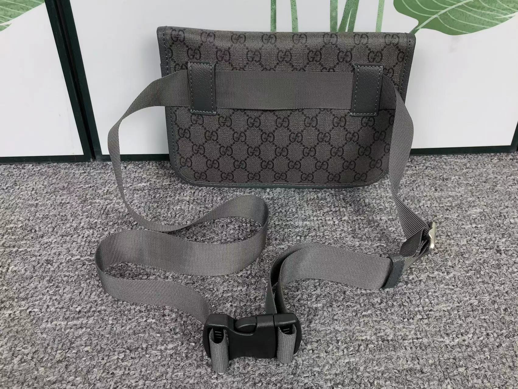 ＧＣＣＩ OPHIDIA SMALL BELT BAG