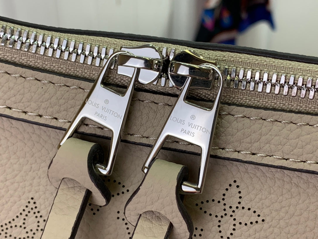 ＬＳ ＶＴＴＯＮ MAHINA HAND IT ALL MM BLACK/BEIGE/CREME